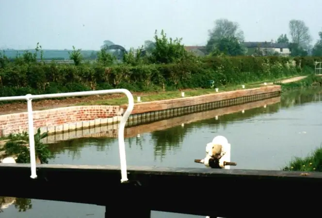 Semmington Lock at Meltsham, Wiltshire 2.jpg