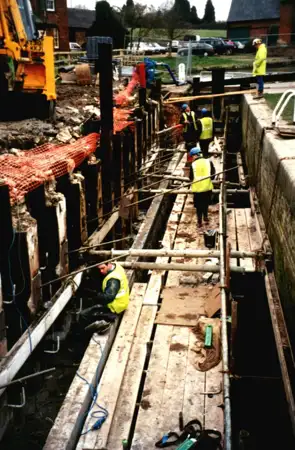 Oxford Canal, Warwickshire.jpg