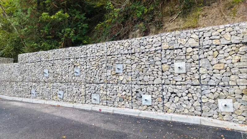 Retaining Wall - Crowbor.JPG