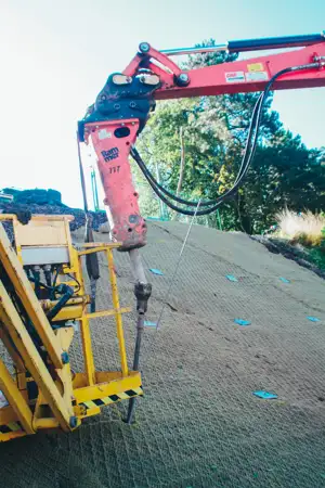 Vulcan Anchor - Butts Bridge - Slope (30).jpg