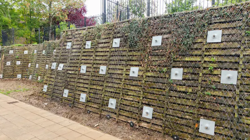 Retaining Wall - Cleeve Court - Dro (10).JPG