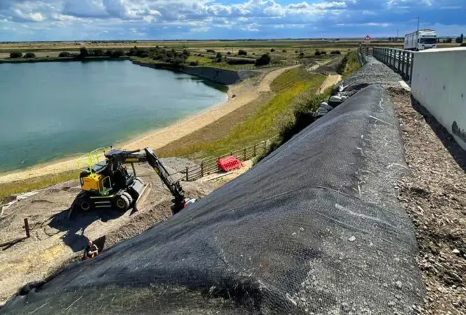 Geocell Reinforcement for Slope Stability at Kings Dyke  (8).png