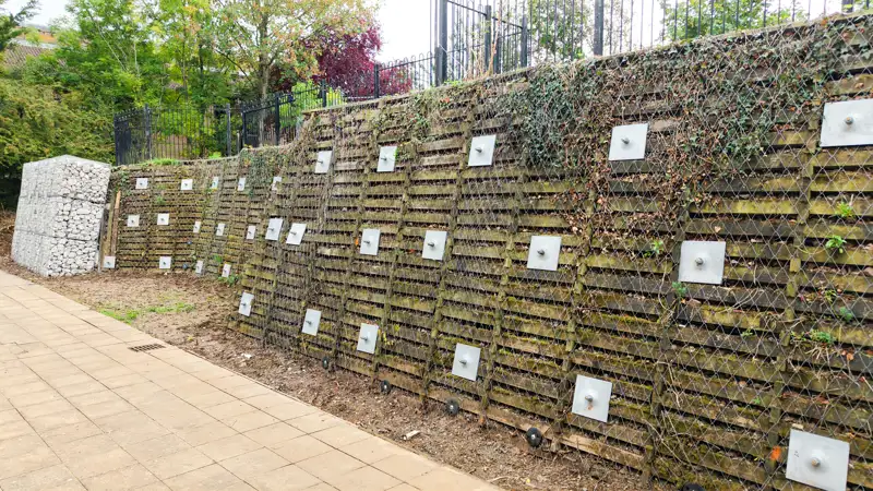 Retaining Wall - Cleeve Court - Dro (11).JPG