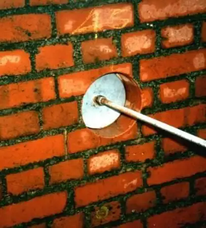 Retaining wall, Manningtree, Essex 2.jpg