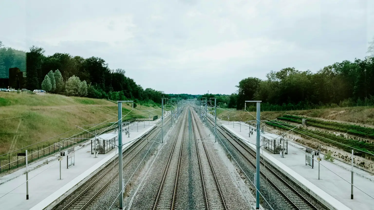 adrien-olichon-lV_T0pAsV5M-unsplash.jpg