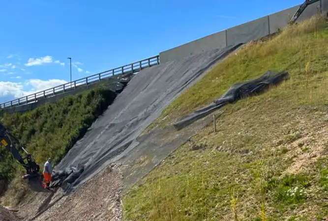 Geocell Reinforcement for Slope Stability at Kings Dyke  (11).png