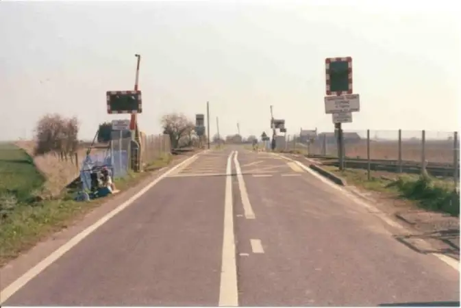 Level Crossing, Cambridgeshire 2.jpg