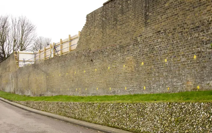 Gallions Mount School, Wall Stabilisation.jpg