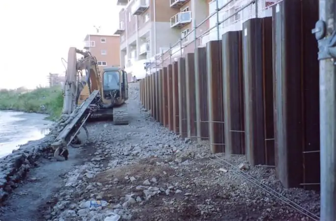 Century Walk, Cardiff 2.jpg